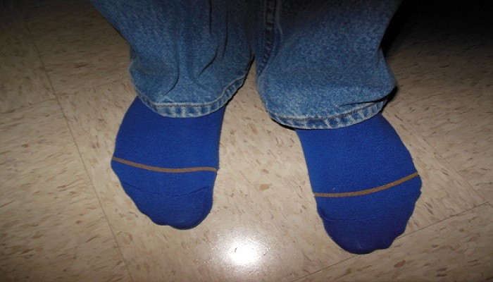 How to Wear Long Socks With Jeans