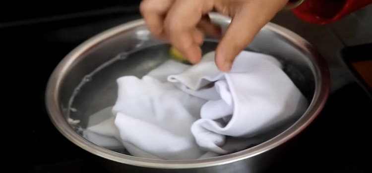 How To Get White Socks Clean Without Bleach